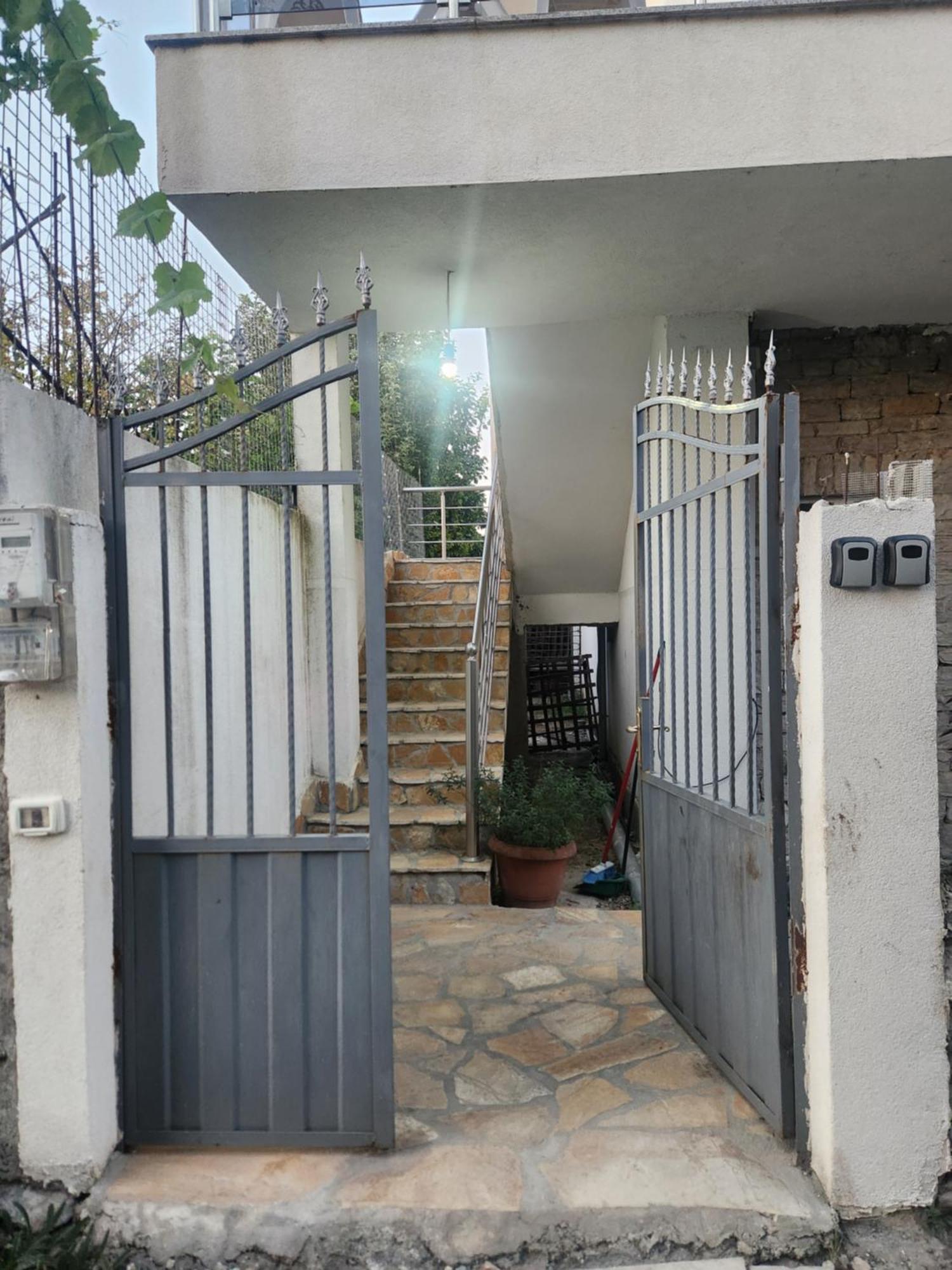 B&B Kroni 1 Shkoder Exterior photo